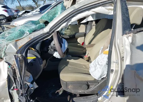 2010 Hyundai Elantra Gls z USA, uszkodzony, nr VIN KMHDU4AD1AU941557